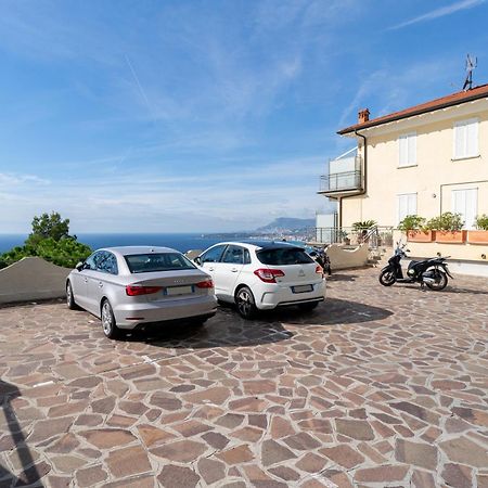 Casa Grimaldi - Terrace & Sea View Apartment Ventimiglia Exterior photo